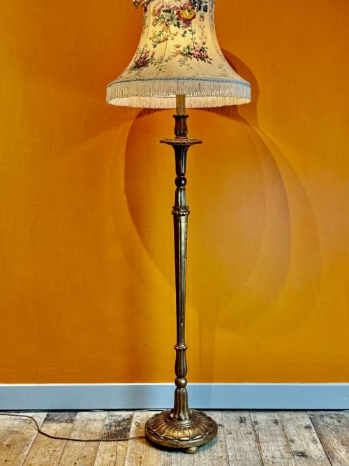 VINTAGE ITALIAN GILTWOOD FLOOR LAMP