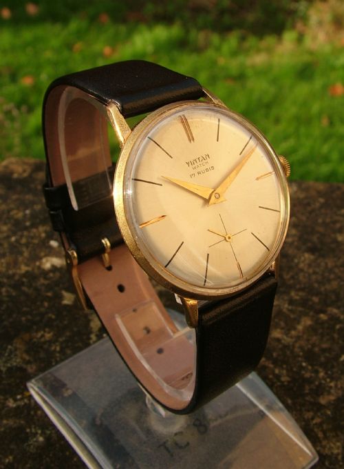 gents 1950s vintan hand winding wrist watch - CATEGORY: ANTIQUE CLOCKS - DATED 1950