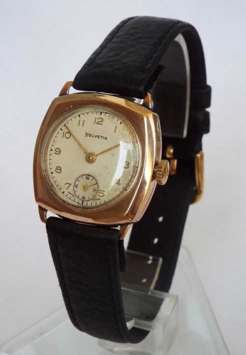 Mid size Helvetia 9ct Rose Gold Wrist Watch 1943